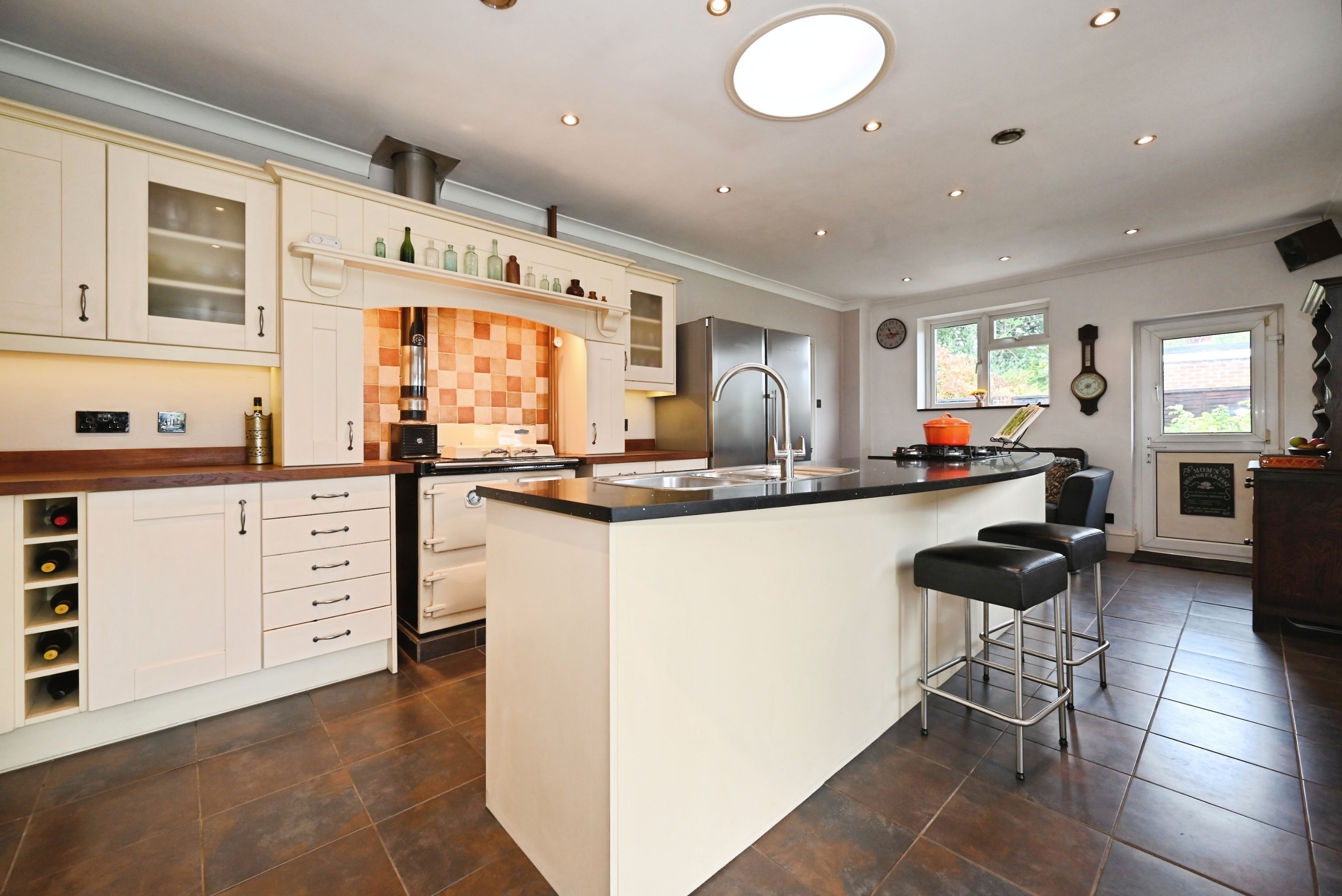 5 bedroom bungalow for sale 0