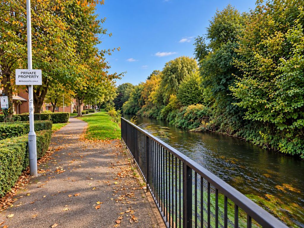 Tavistock Road, West Drayton photo 4