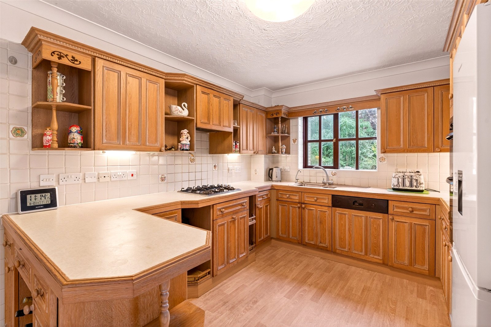 4 bedroom detached house for sale 0