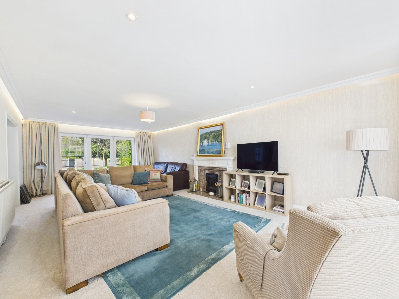 4 bedroom detached house for sale 0