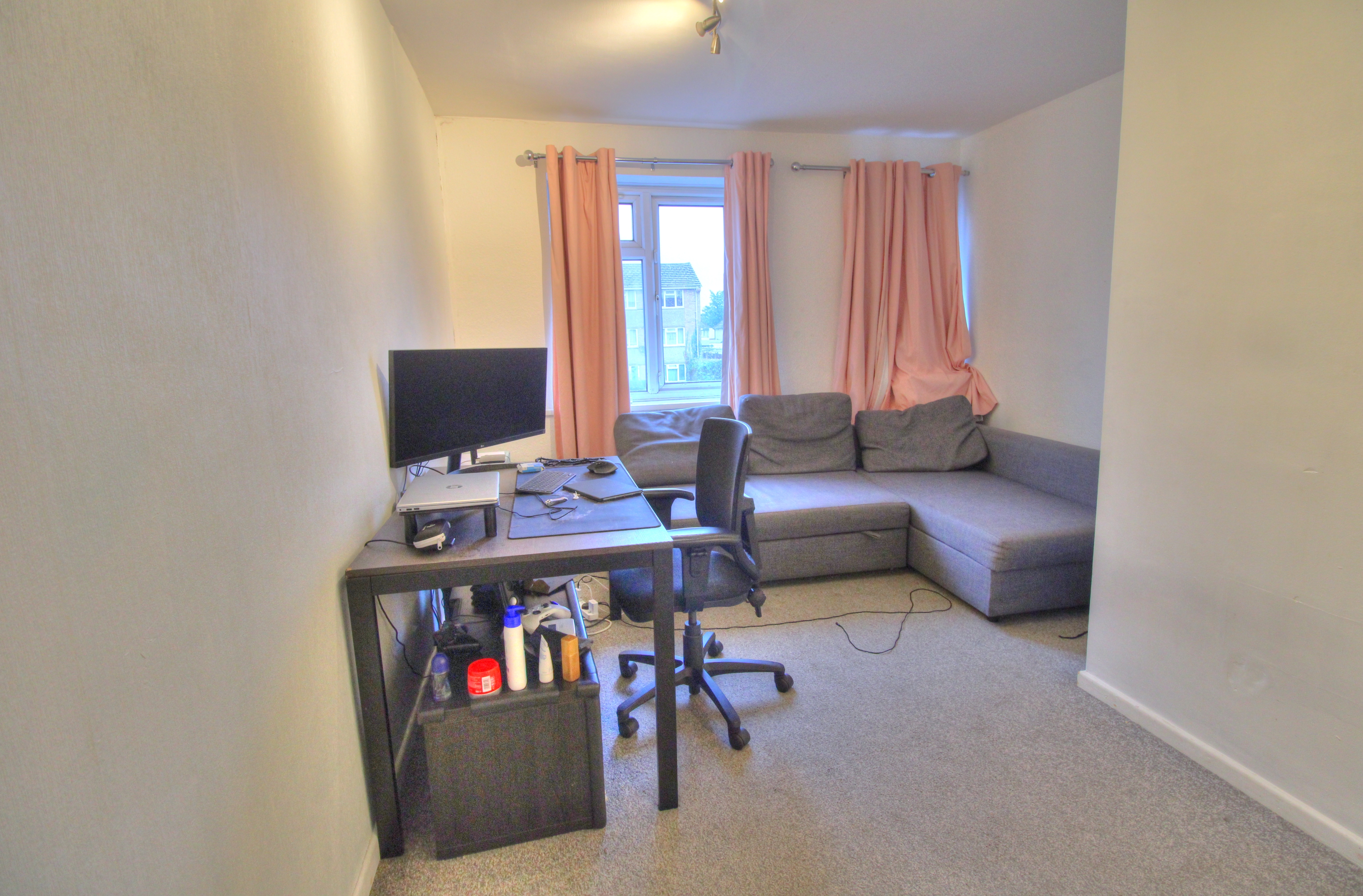 1-bed flat on First Floor Flat, 231a, Shinfield Road, Reading, £115,000