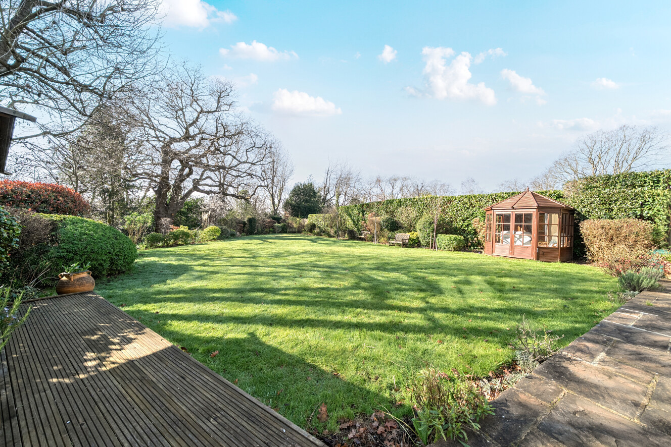 4 bedroom detached house for sale 0