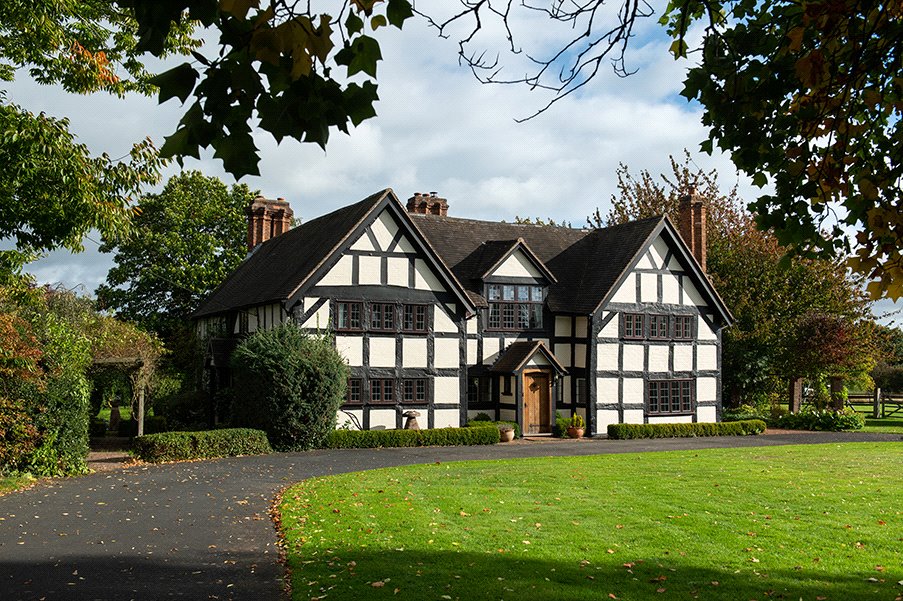 8 bedroom detached house for sale
