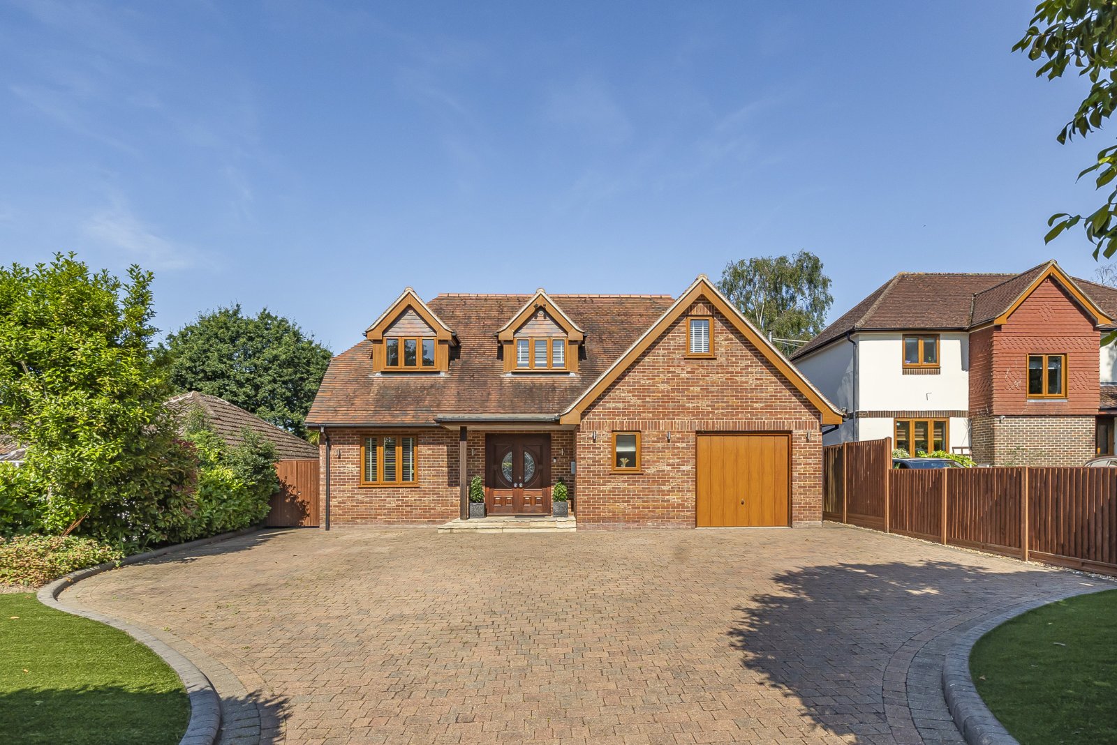 4 bedroom detached house for sale 0