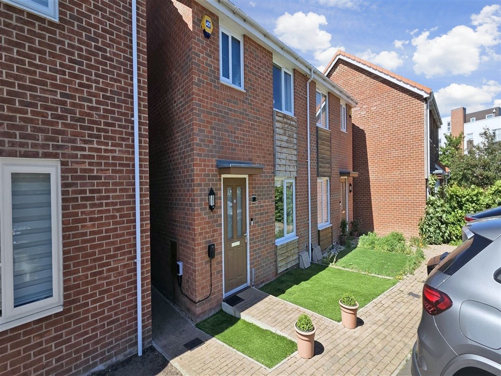 Fourier Grove, Dartford photo 2
