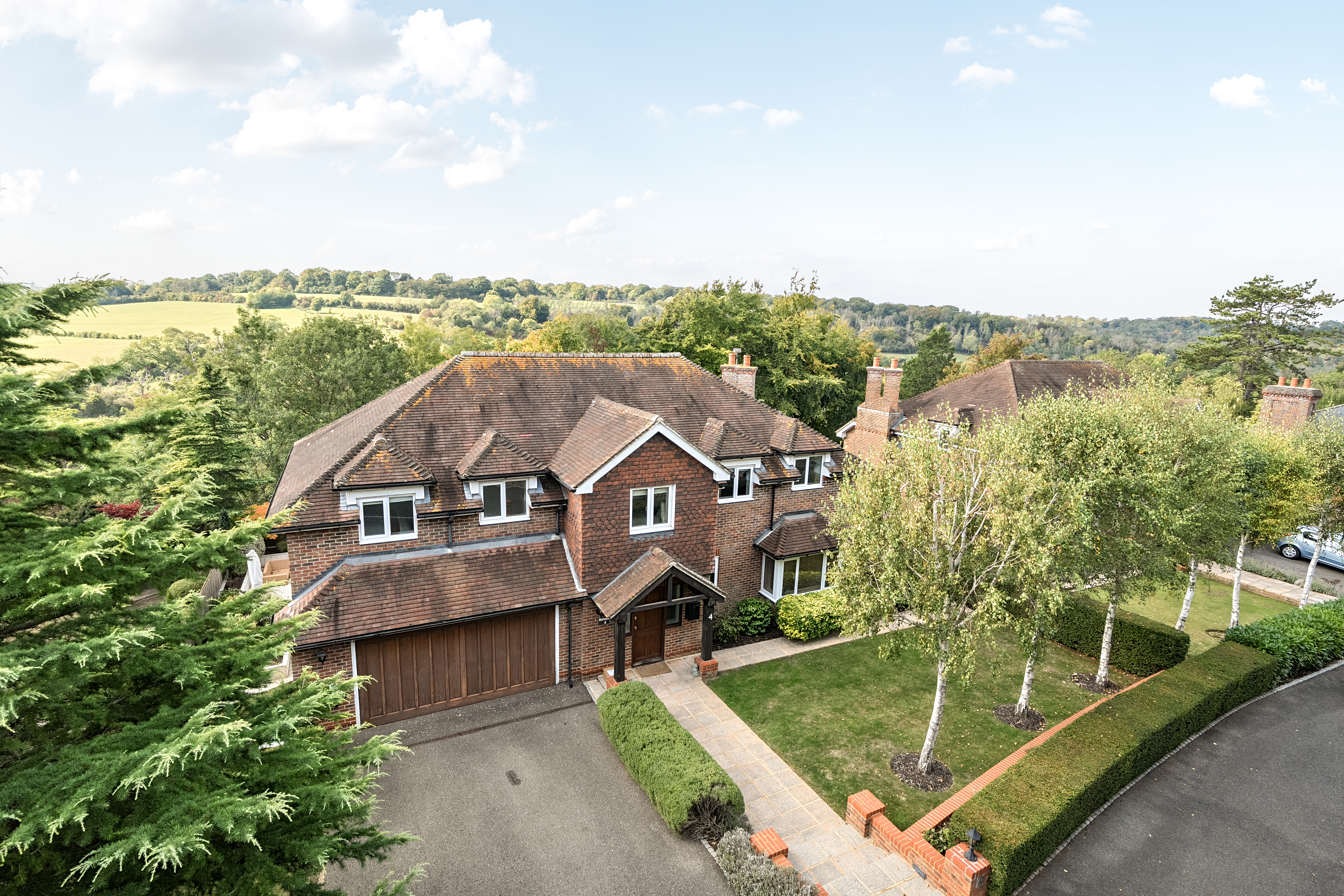 5 bedroom detached house for sale 0