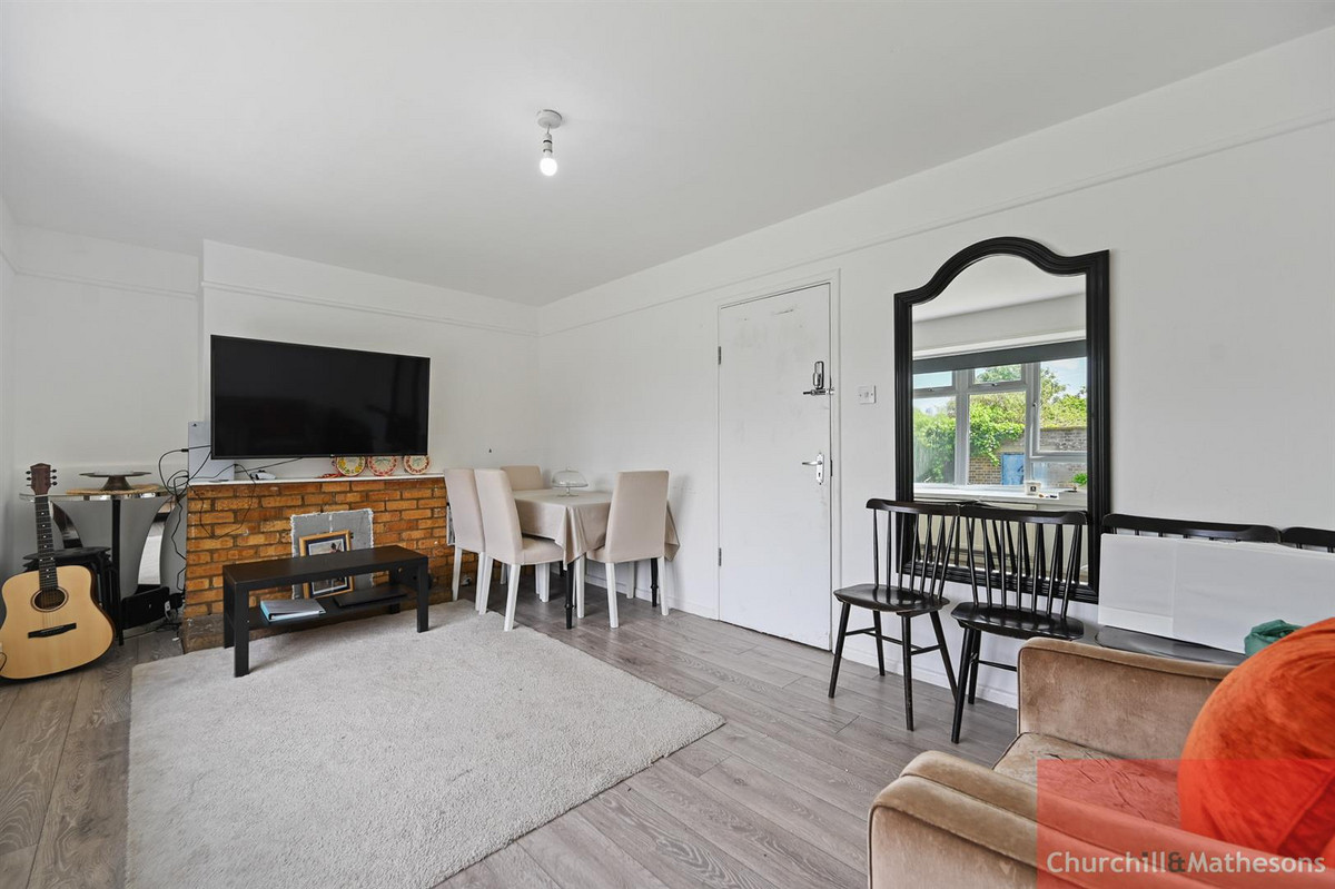 2-bed flat on Flat 8, Elmwood House, 46-48 All Souls Avenue, Kensal Rise, £350,000