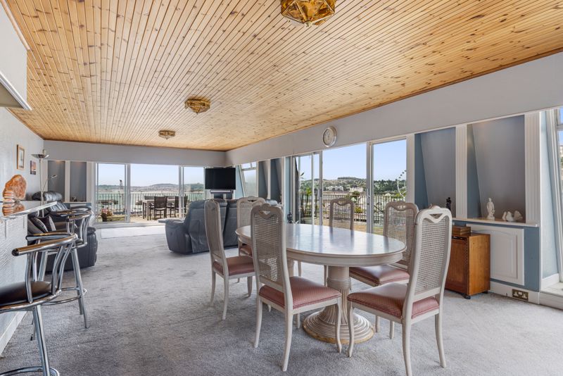 The Penthouse, Queens Quay, Victoria Parade, Torquay photo 4