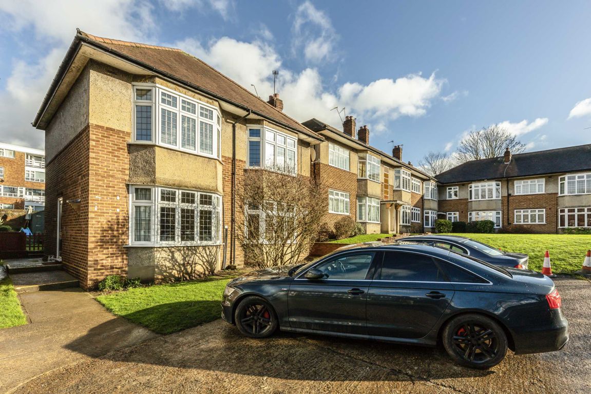 11 Gateways, Surbiton Hill Road, Surbiton photo 4