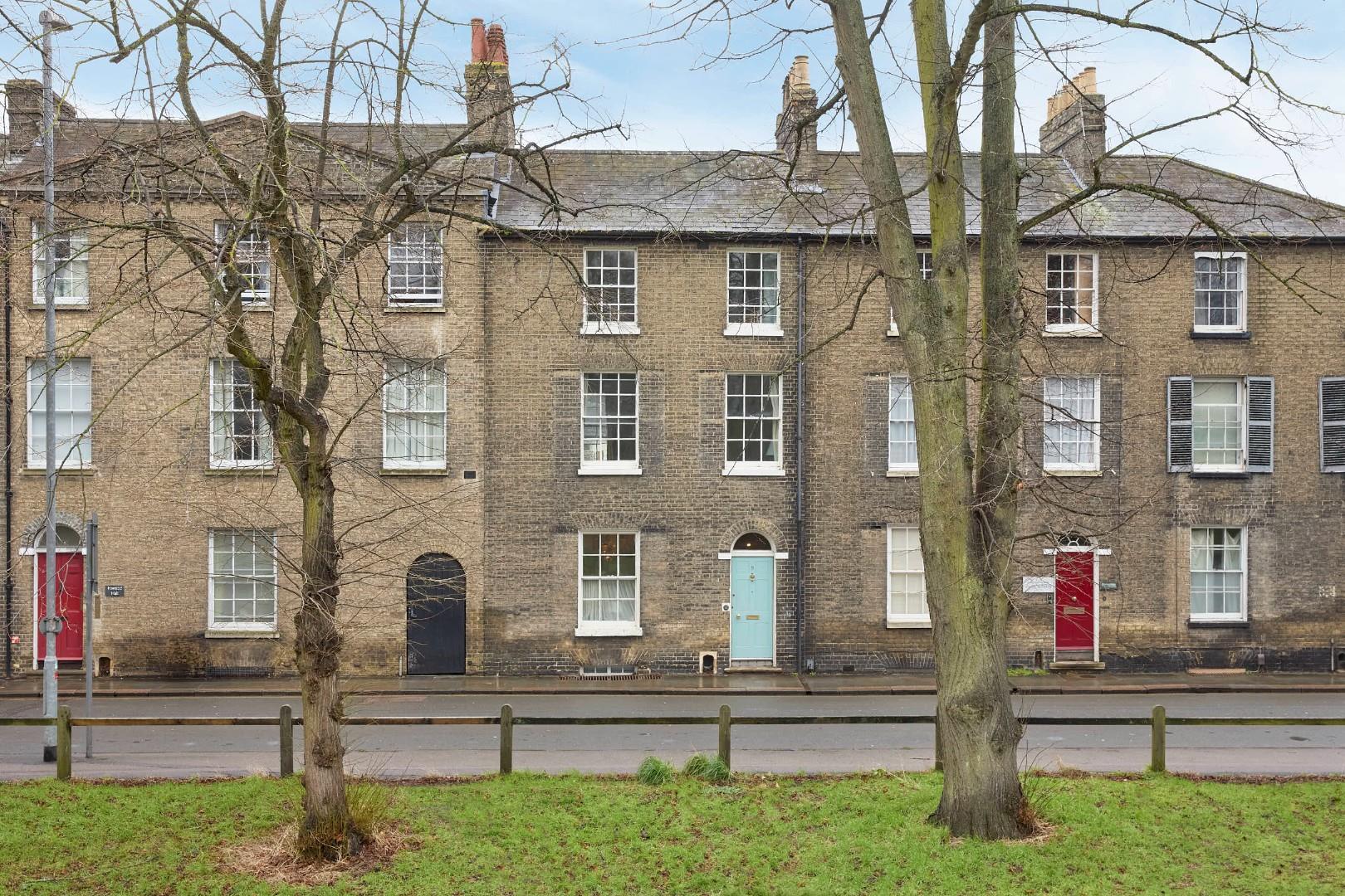 5 bedroom town house for sale 0
