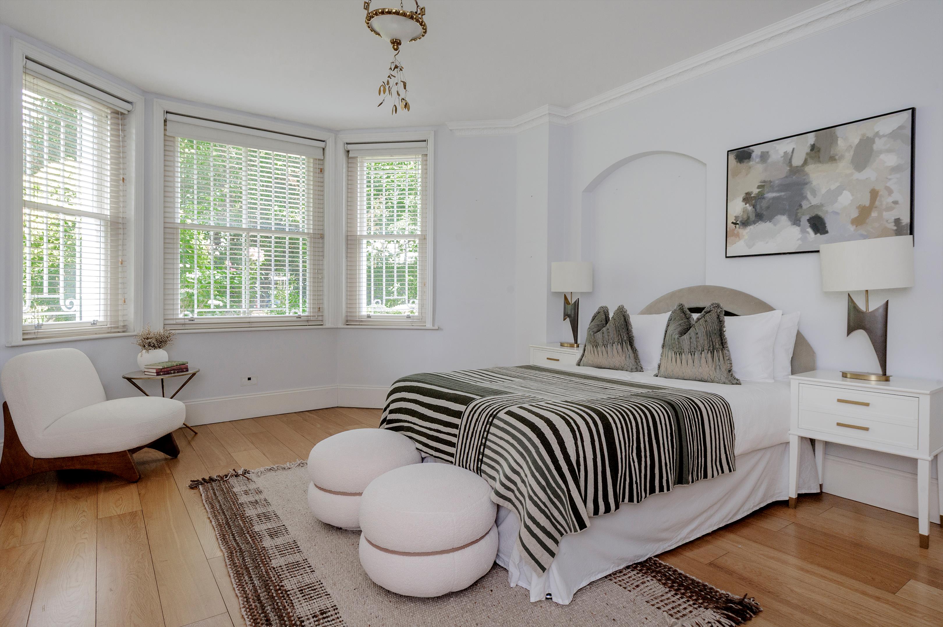 4 bedroom flat for sale 0