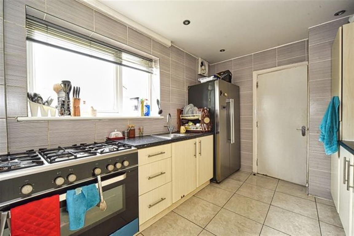 Photos of Hawthorne Crescent, Slough SL1 61770063 PrimeLocation