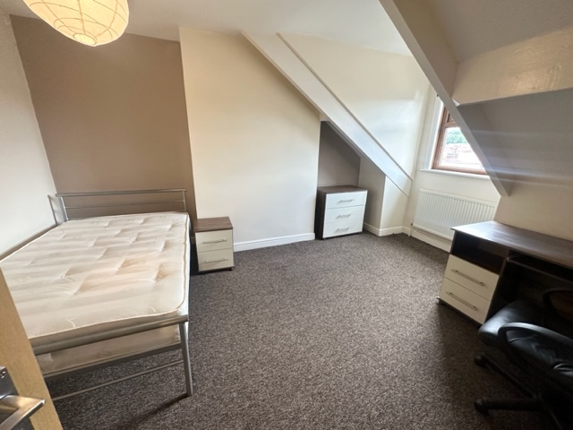 Wrangthorn Terrace Hyde Park, Leeds photo 3