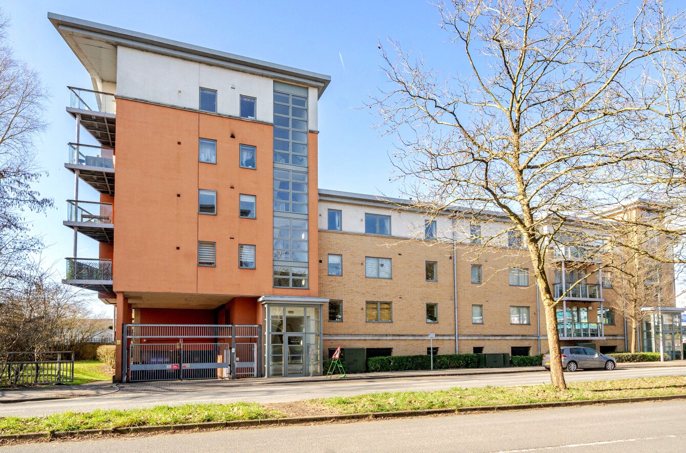 2 bed flat for sale