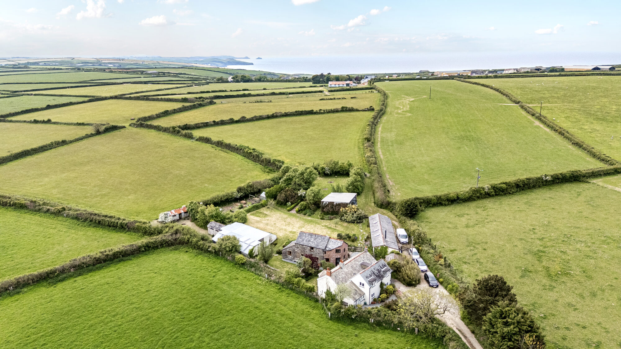 6 bedroom detached house for sale