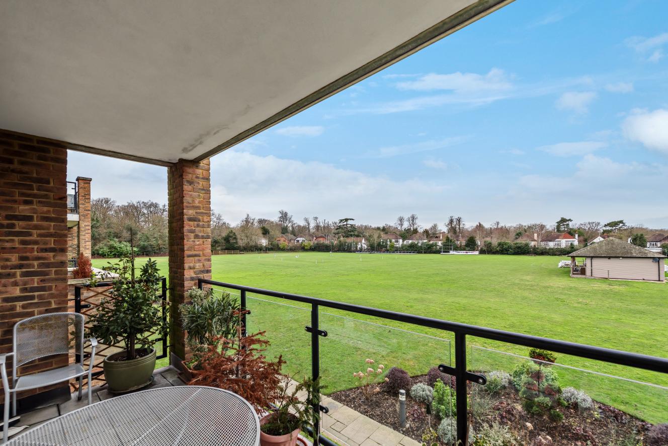 3 bedroom flat for sale 0