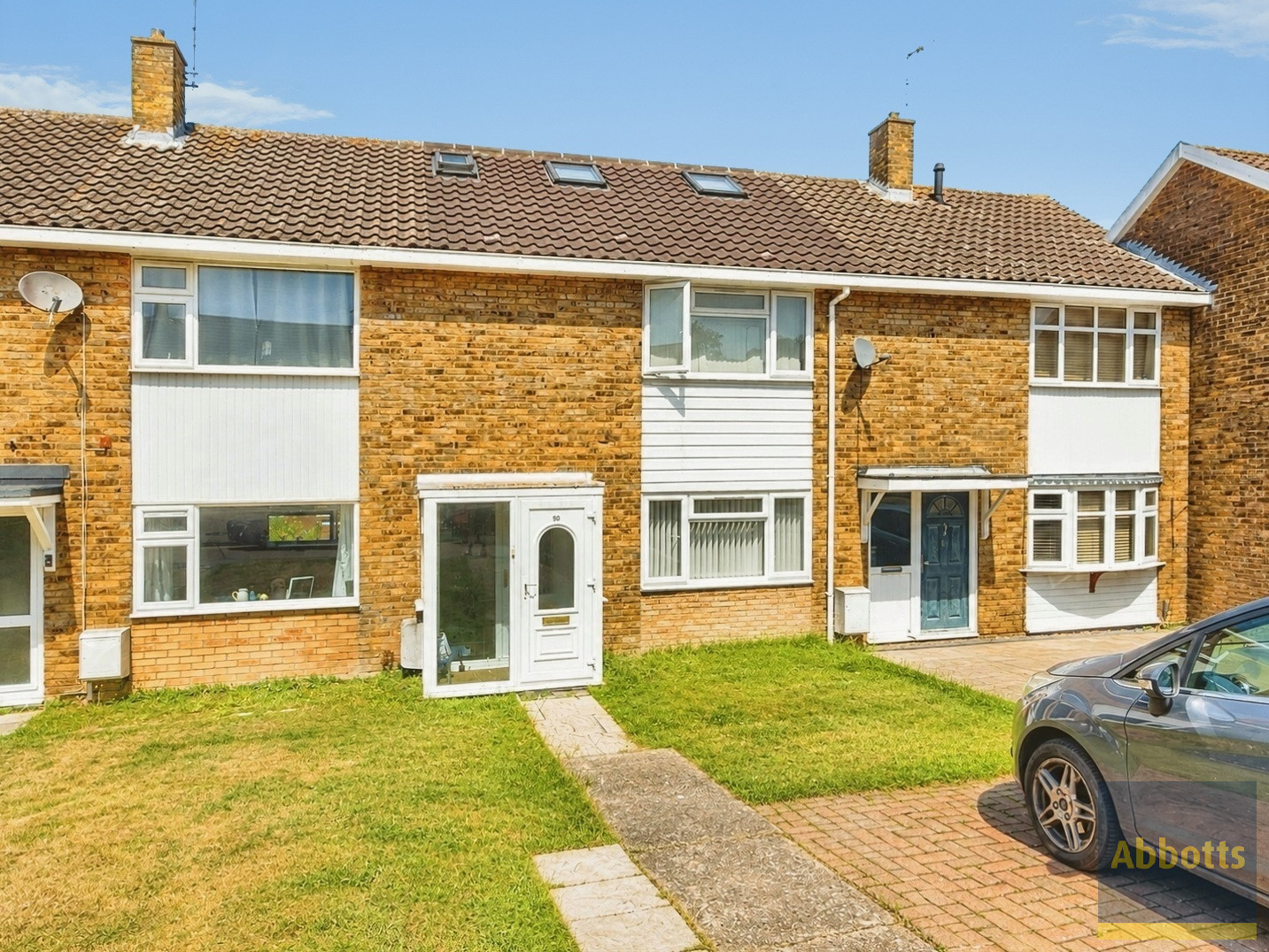 90, Basildon photo 3