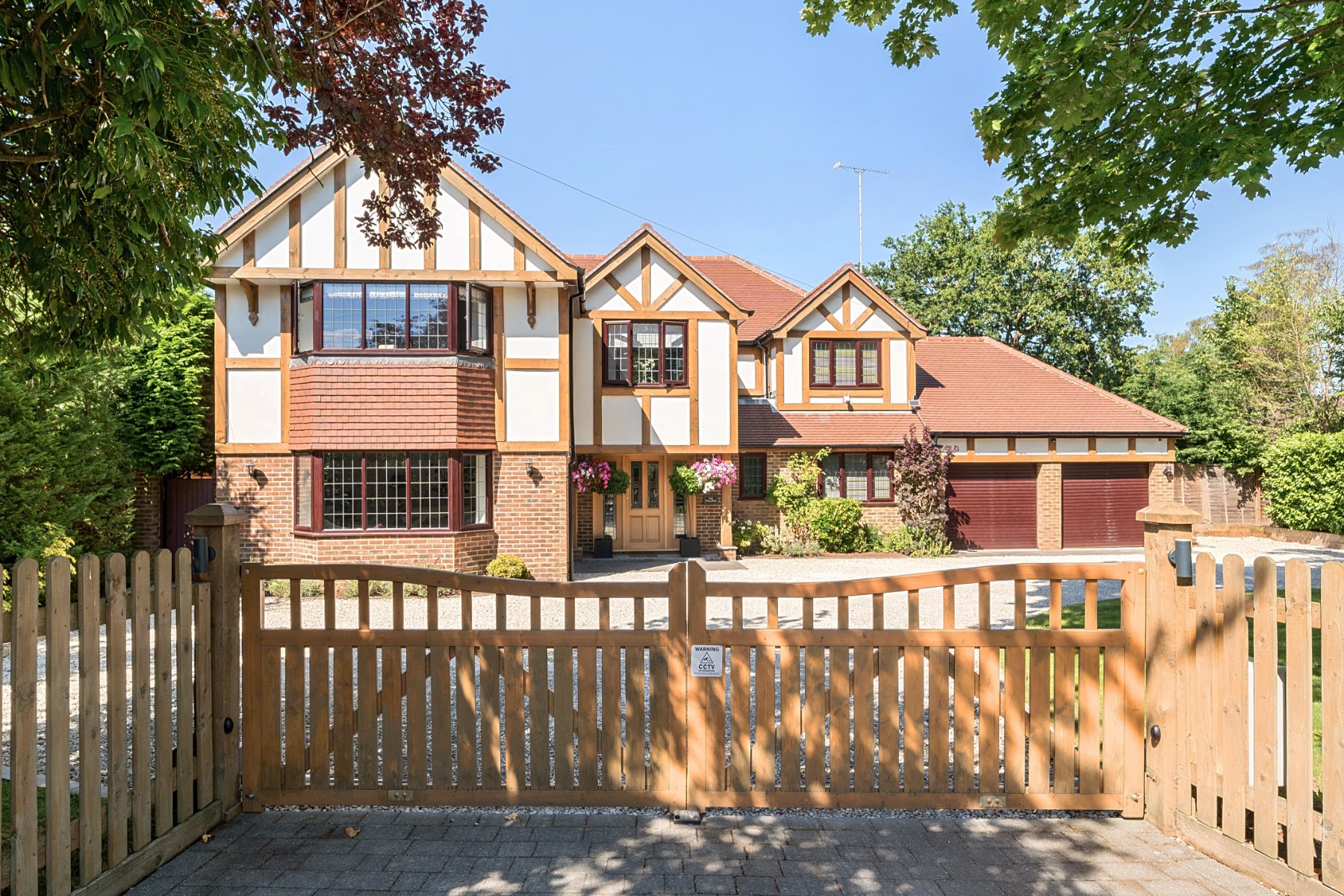 5 bedroom detached house for sale 0