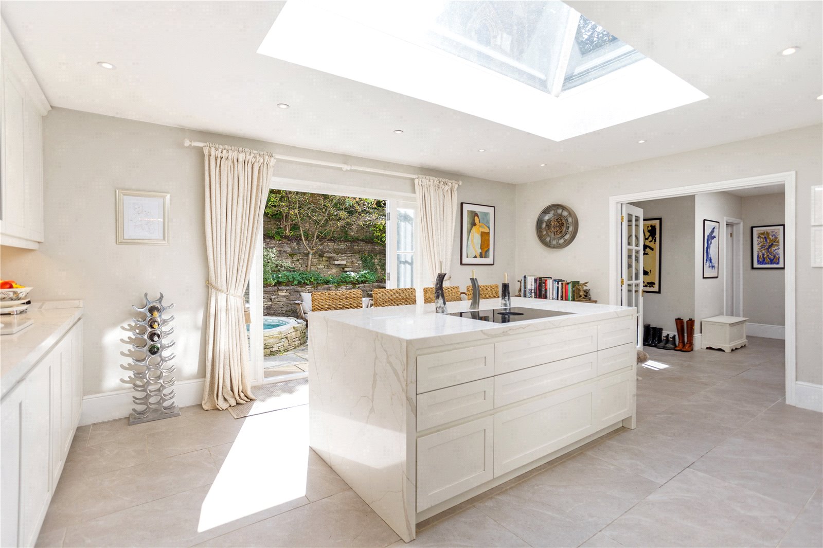 6 bedroom detached house for sale 0