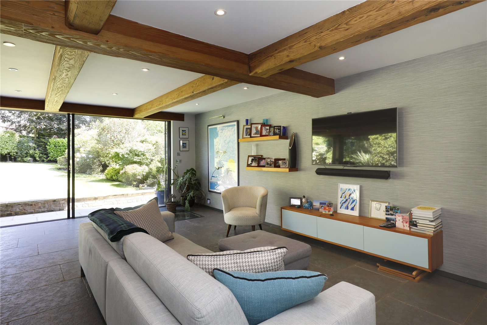 5 bedroom detached house for sale 0