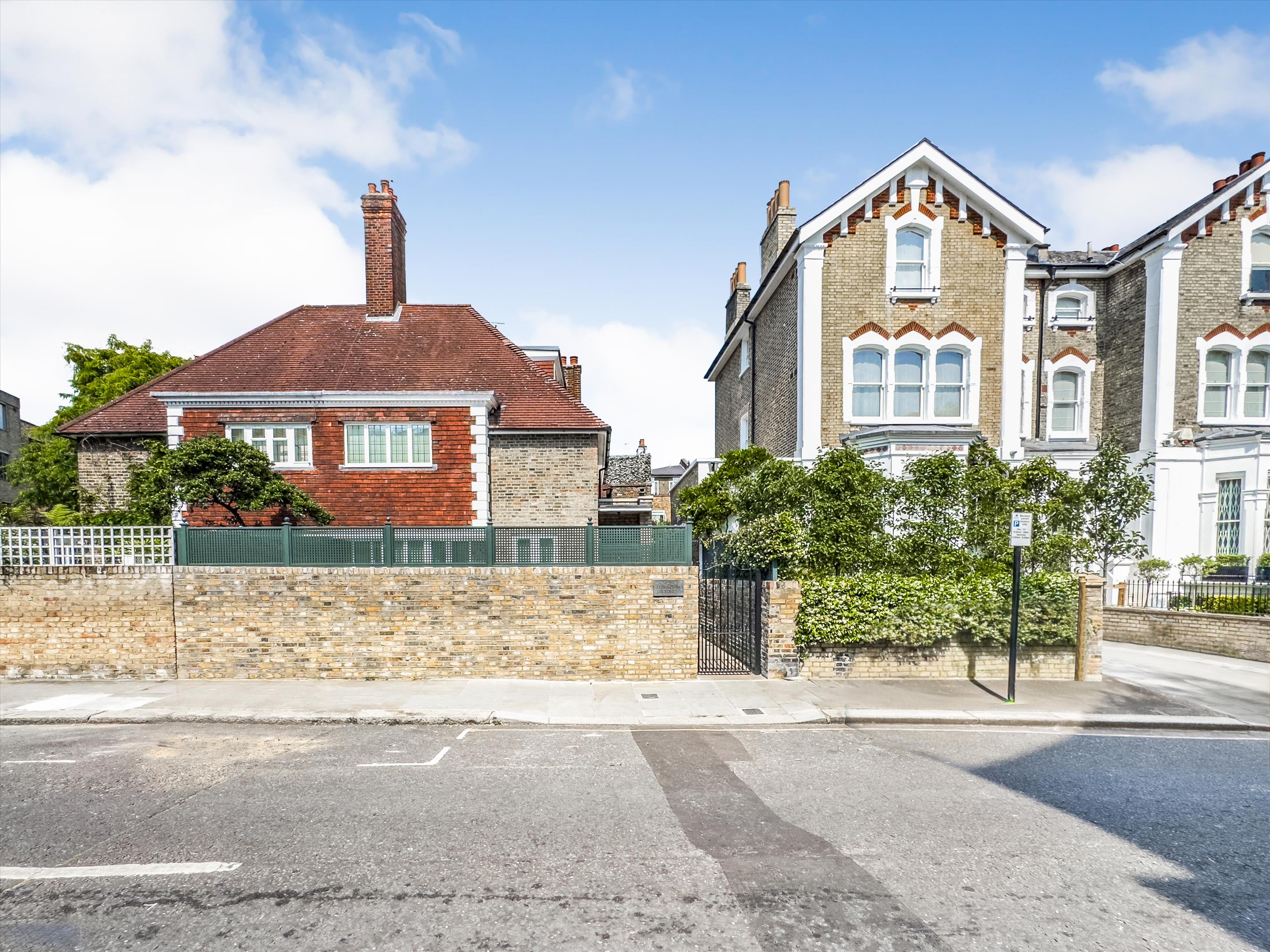 6 bedroom country house for sale