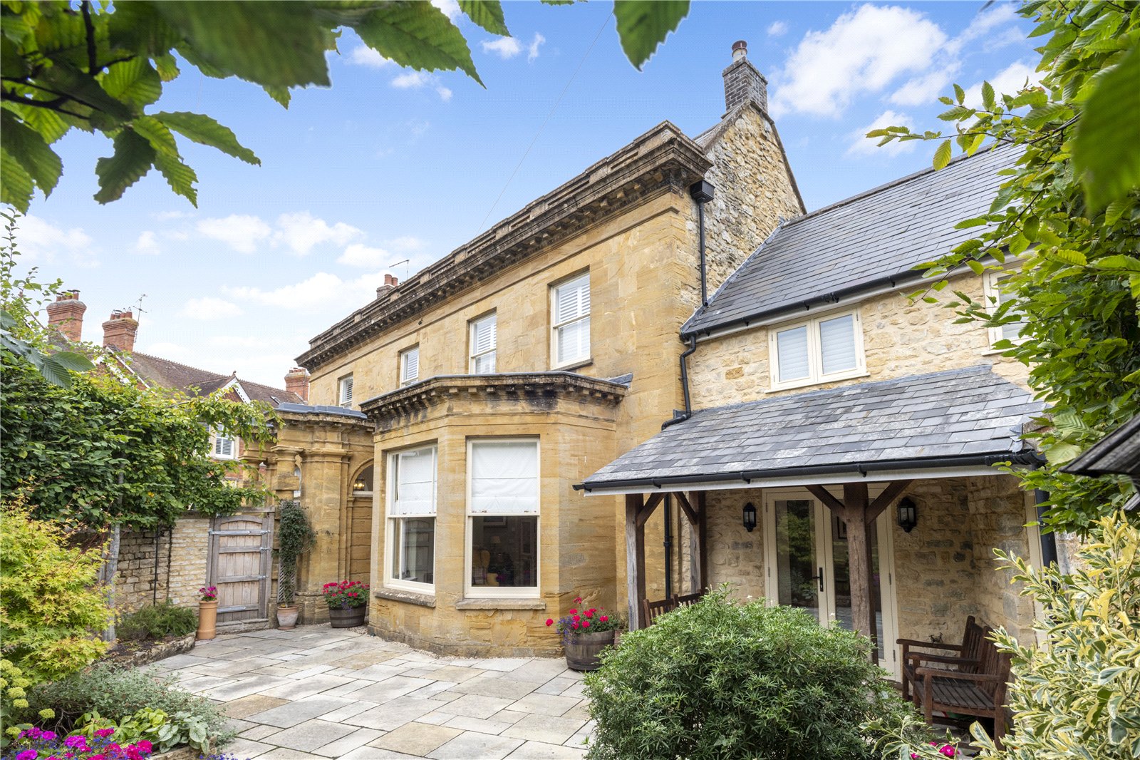 4 bedroom detached house for sale 0