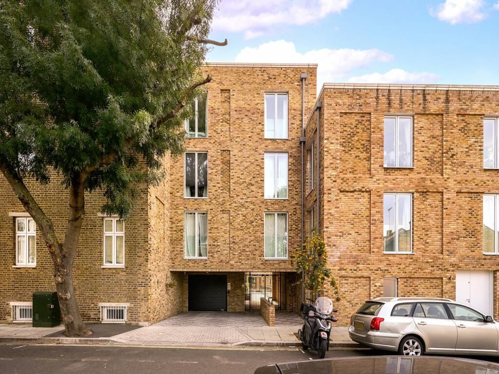 50 Richmond Crescent, London photo 3