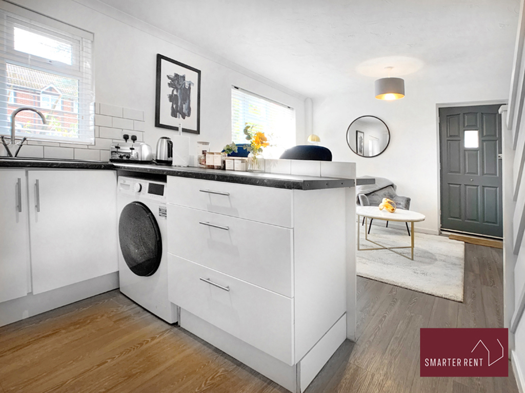 13, The Orchard, Lightwater photo 4
